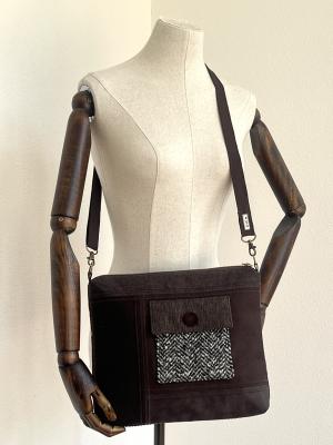 "Flickenwerk IV mit Tasche" - DUNKELBRAUN